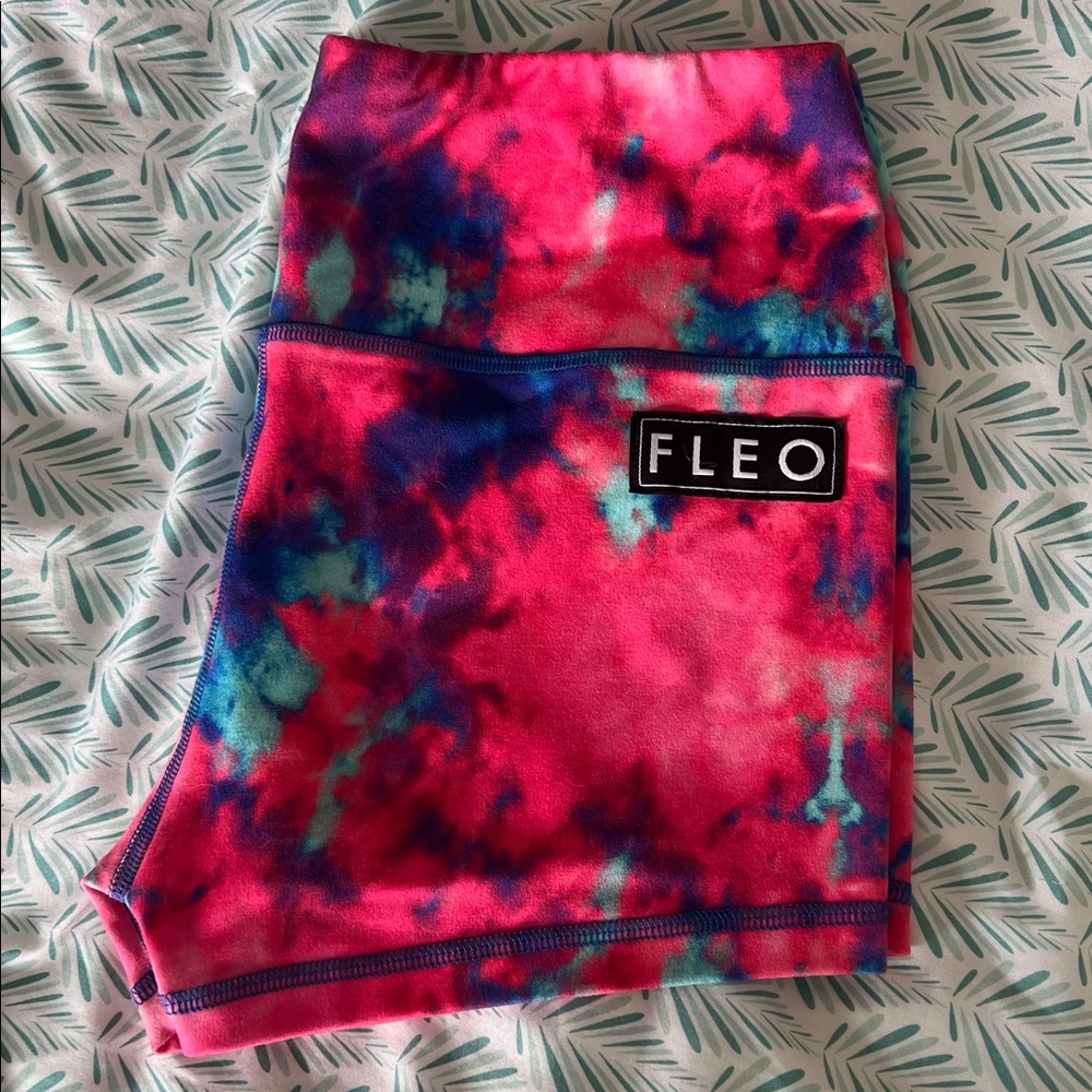 Fleo sz M Electric Cotton Candy High Rise Original Shorts